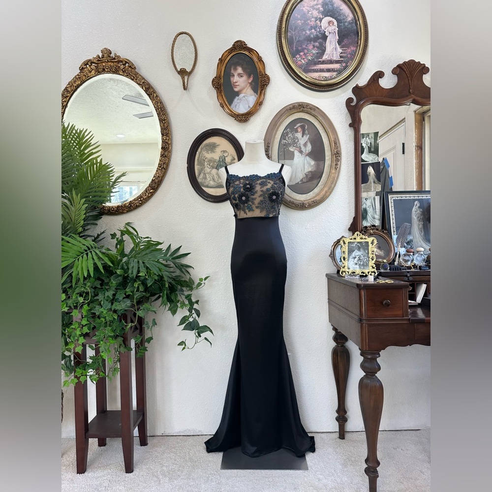 Elegant Black Evening Gown